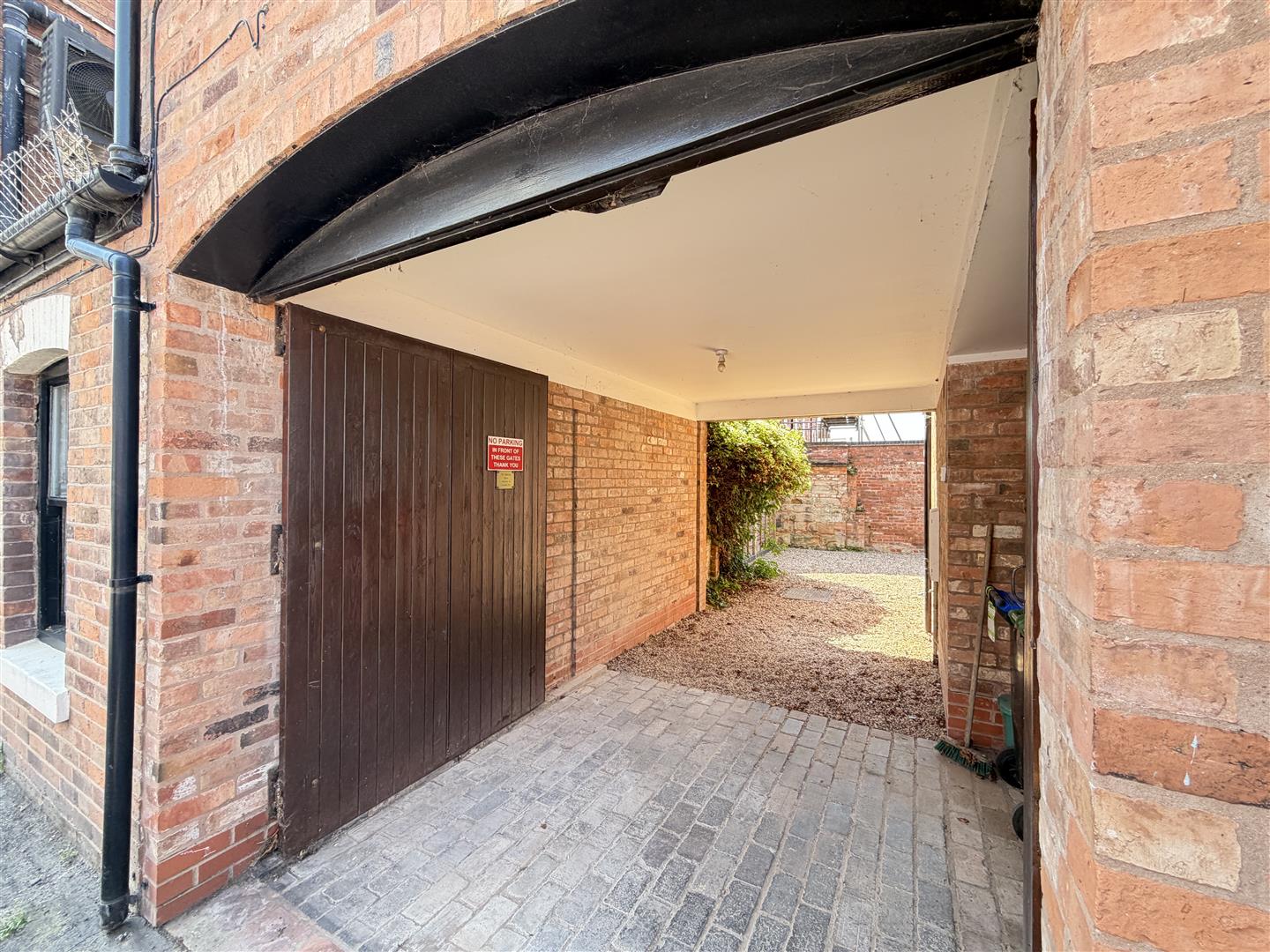 The Stables, Crompton Street, Warwick 2